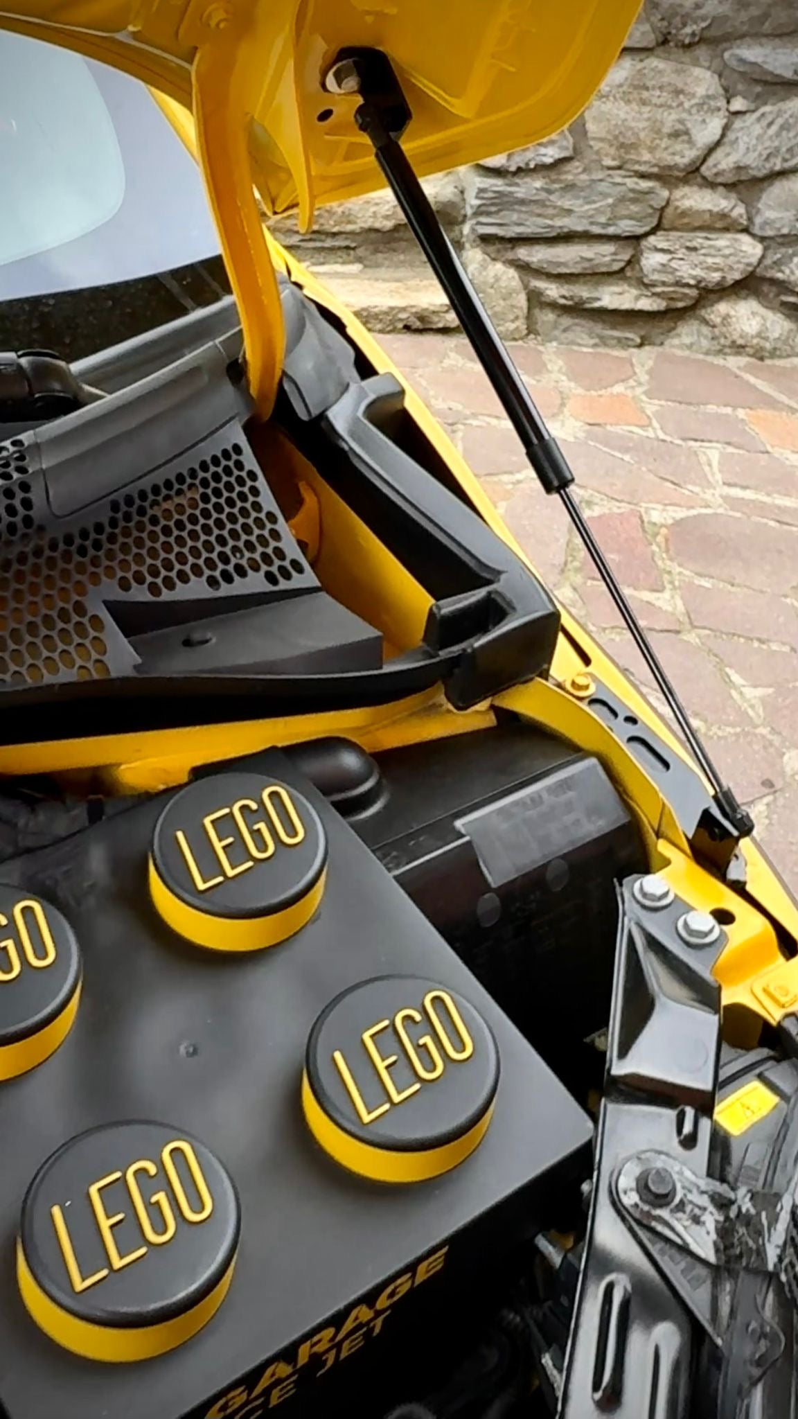 Kit Pistoncini a gas per apertura automatica cofano Fiat 500 Abarth - 595 - 695