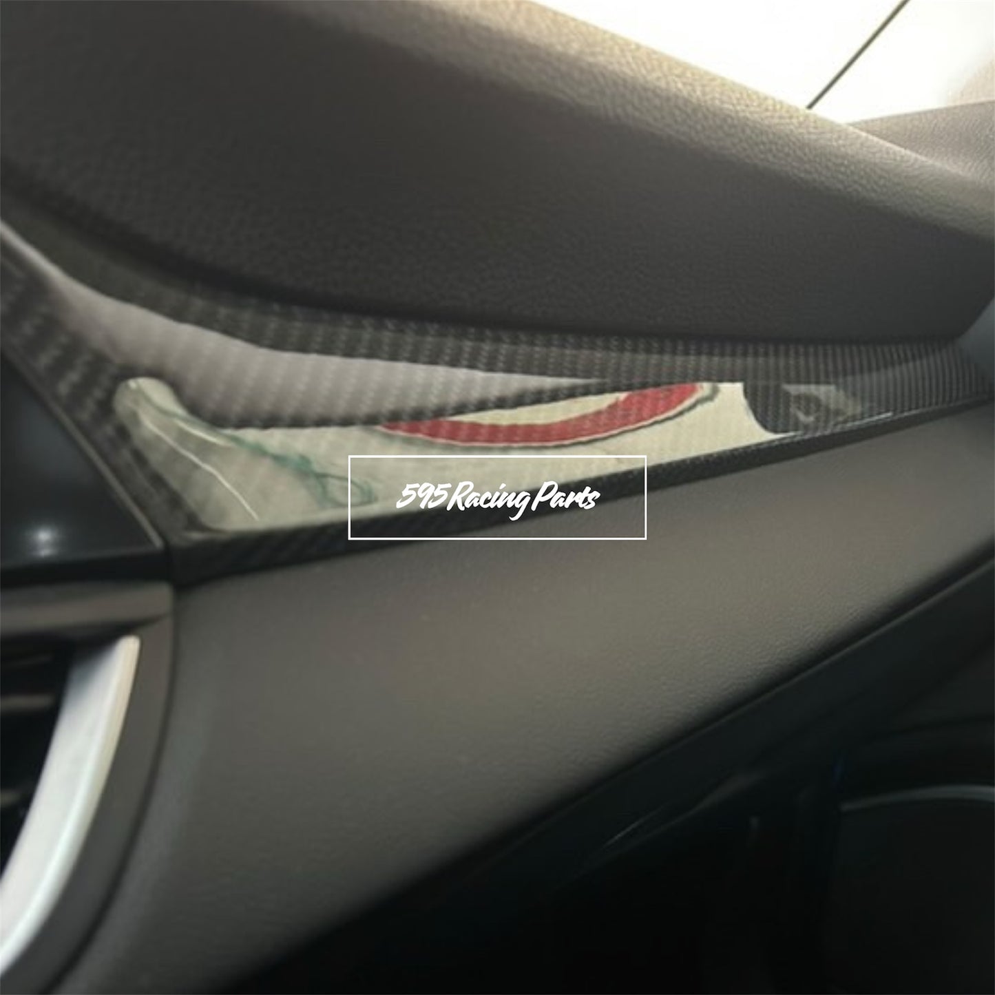 Dashboard cover in REAL CARBON for Alfa Romeo Giulia - in different finishes