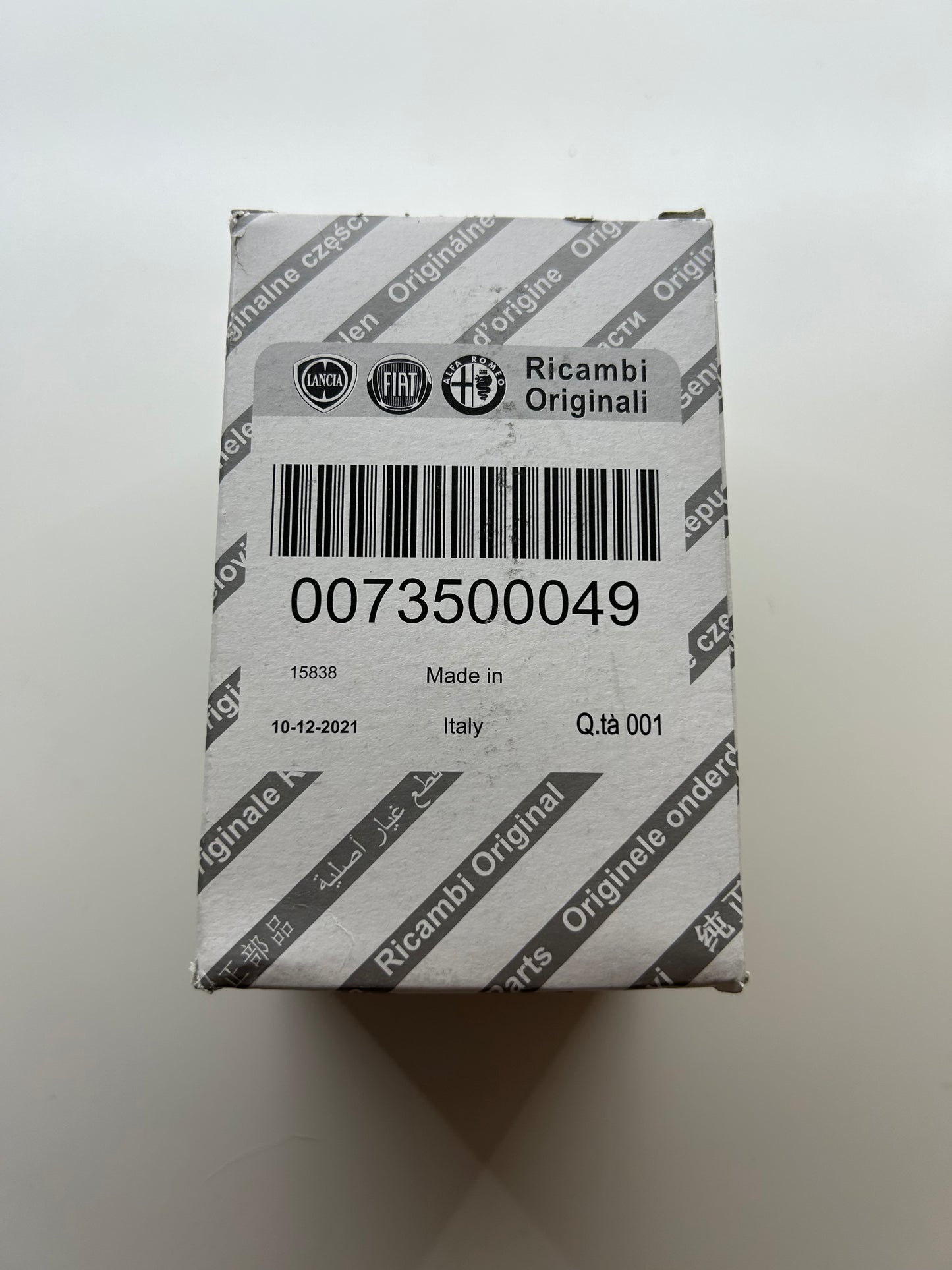 4 L Motul 0101 Oil Service Kit - 10W50 - Original Fiat Oil Filter - Spark Plugs - Abarth 500 - 595 - 695 - TJET
