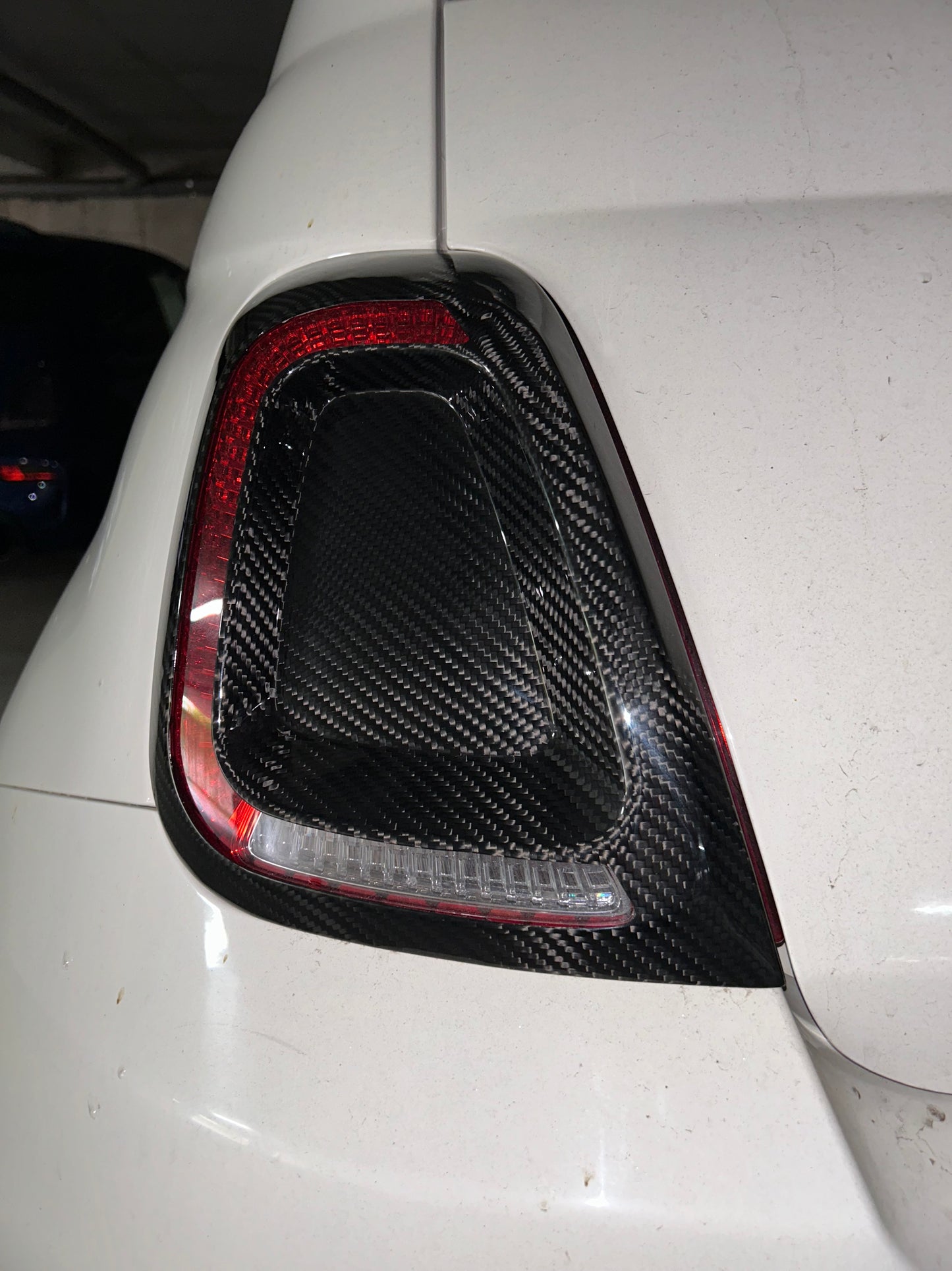 Coppia Cover fanali posteriori in VERO CARBONIO per Abarth 500 - 595 - 695 - Fiat 500 Restyling