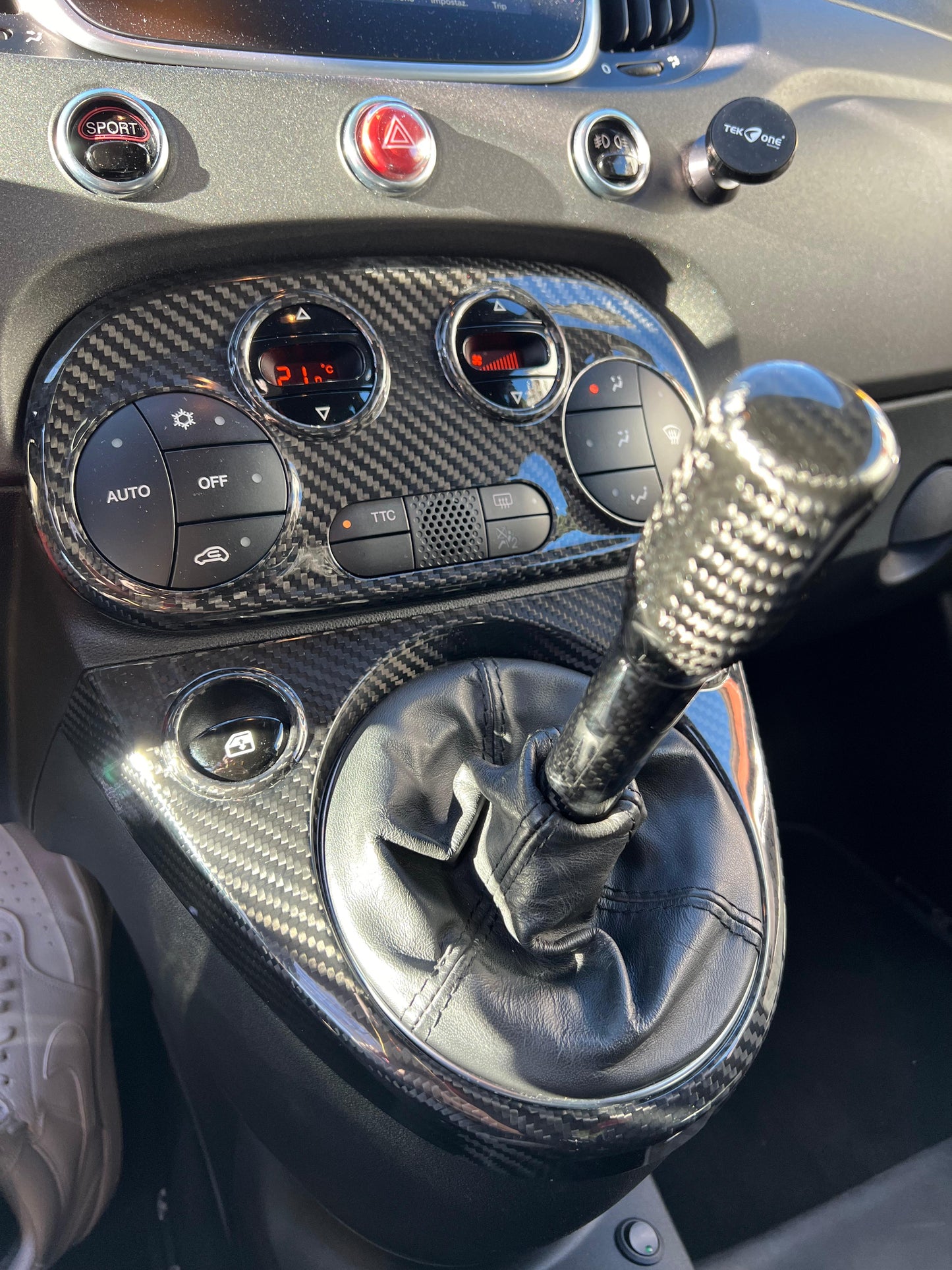 Gear Shift Cover in REAL CARBON Fiat 500 Abarth - 595 - 695 - Fiat 500 - Restyling - in different finishes
