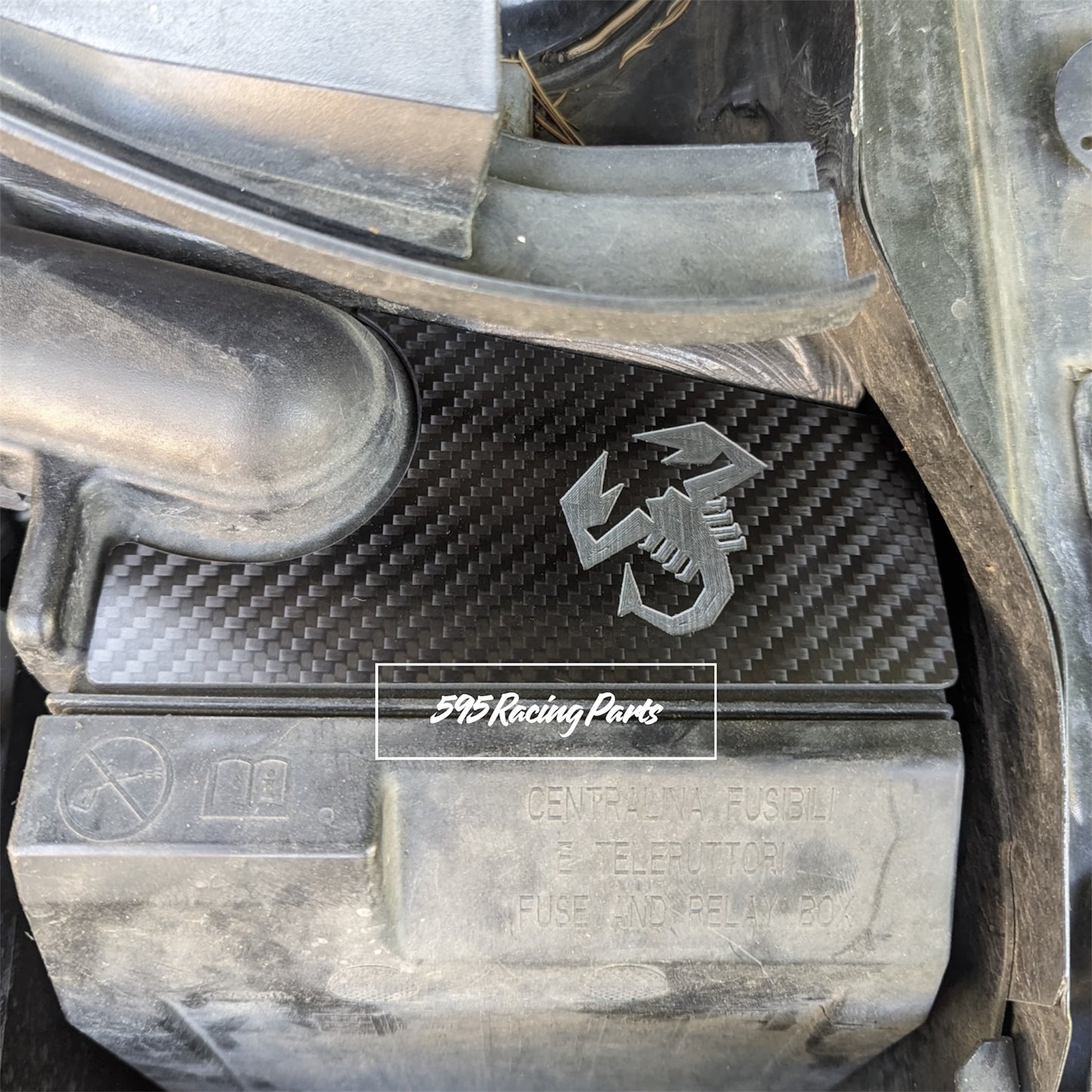 Cover scatola fusibili in VERO CARBONIO per Fiat 500 Abarth - 595 - 694 - Restyling