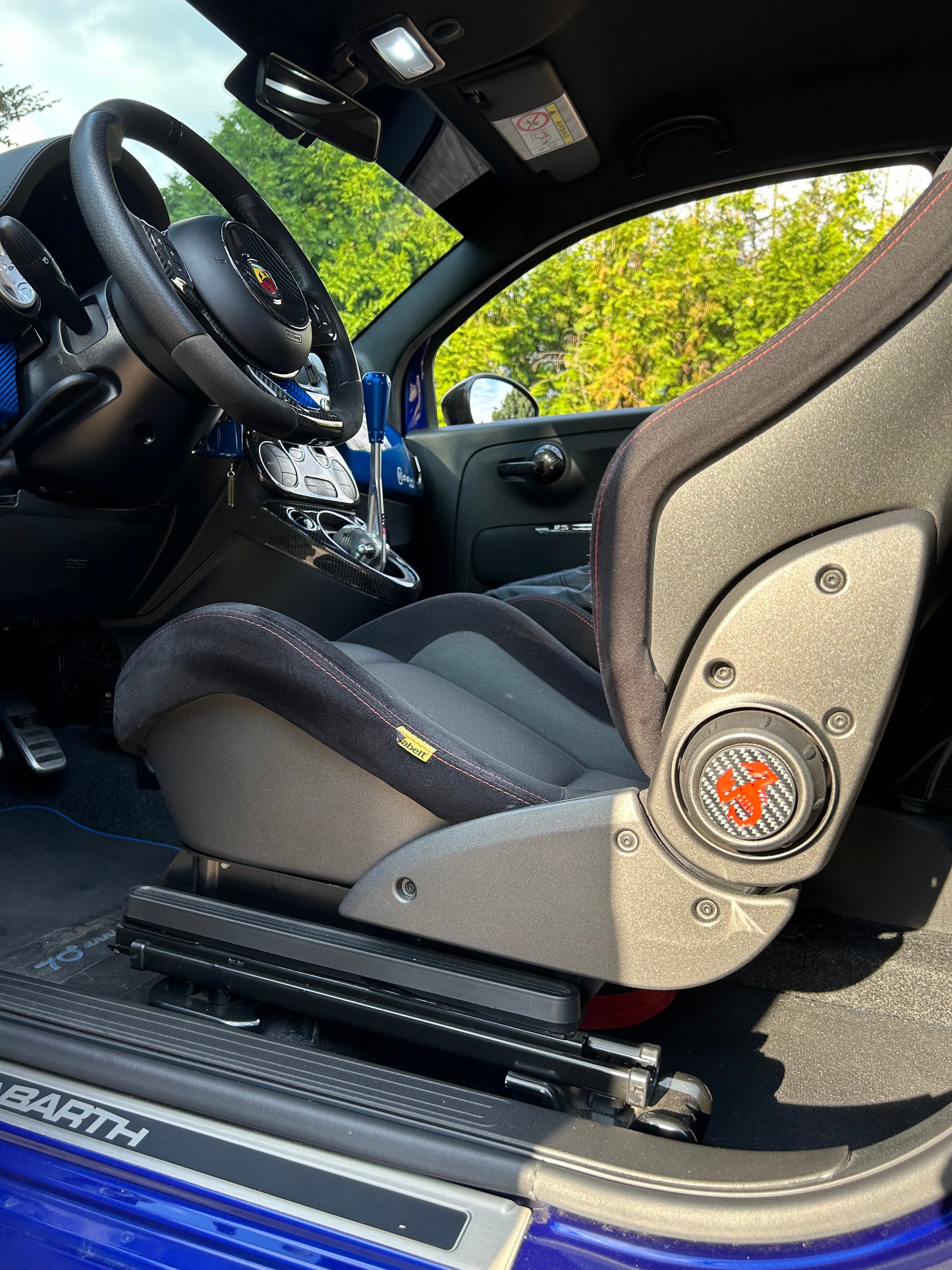 Coppia Cover rotelle sedili Sabelt in VERO CARBONIO per Abarth in diverse finiture