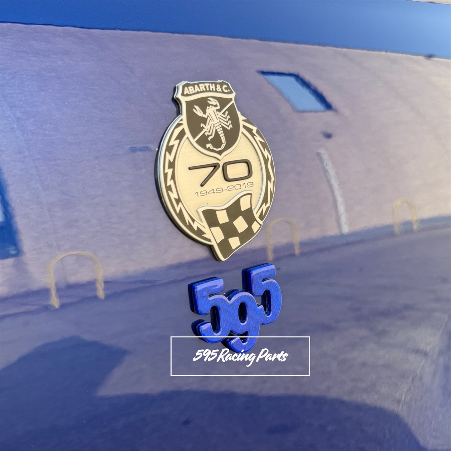 Cover logo 595 in REAL CARBON Fiat 500 Abarth - 595 - EXCLUSIVE