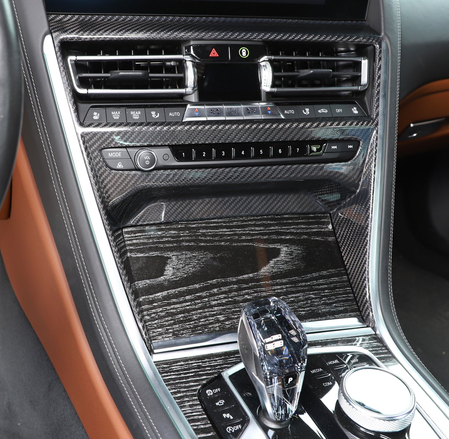 Cover console centrale CD in VERO CARBONIO per BMW Serie 8 2019-2022