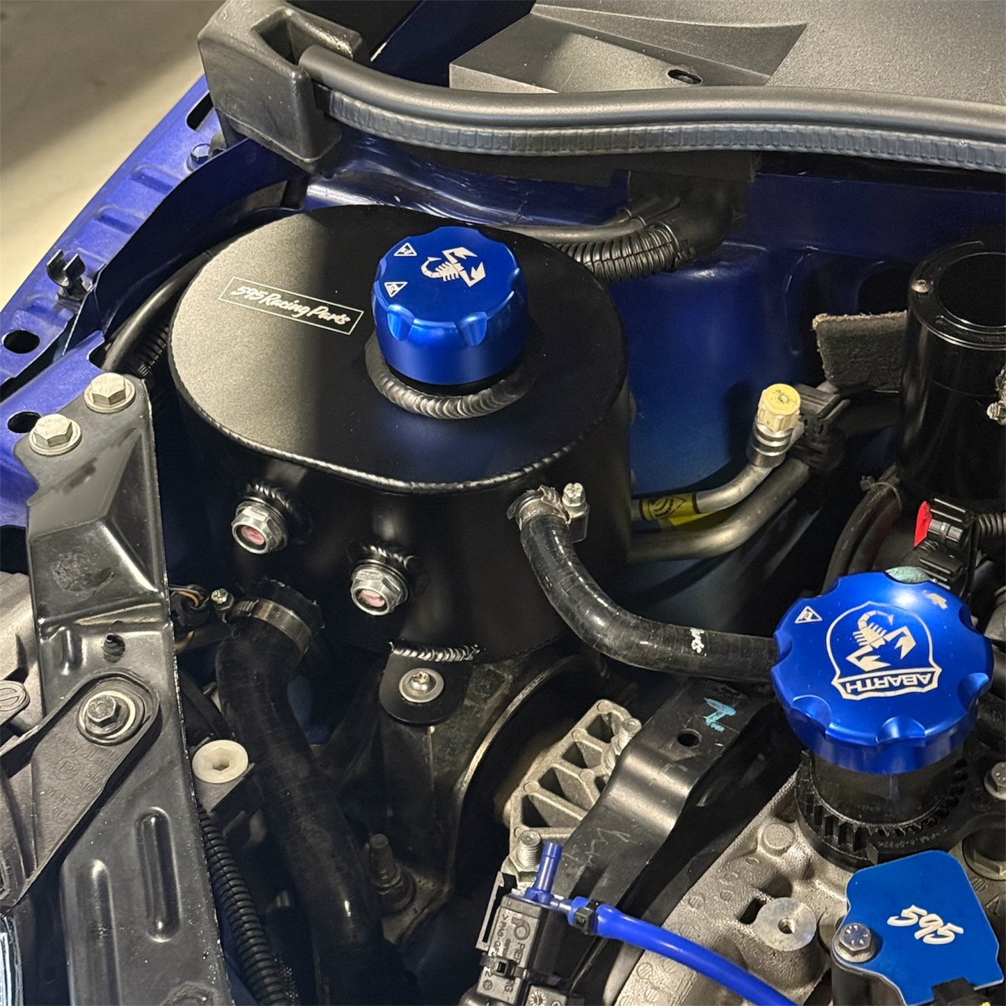 Fiat 500 Abarth REINFORCED aluminum radiator water tank + CAP (available at the end of January)