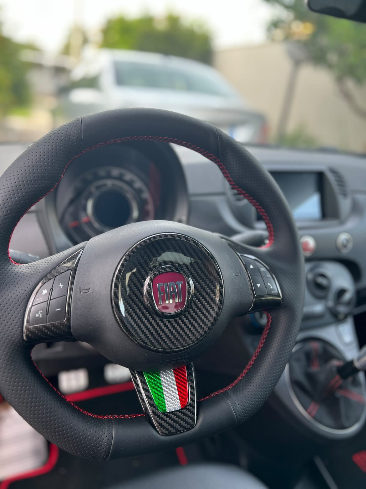 Steering Wheel Cover Kit in REAL CARBON Abarth 500 - Pre Restyling - in different finishes 