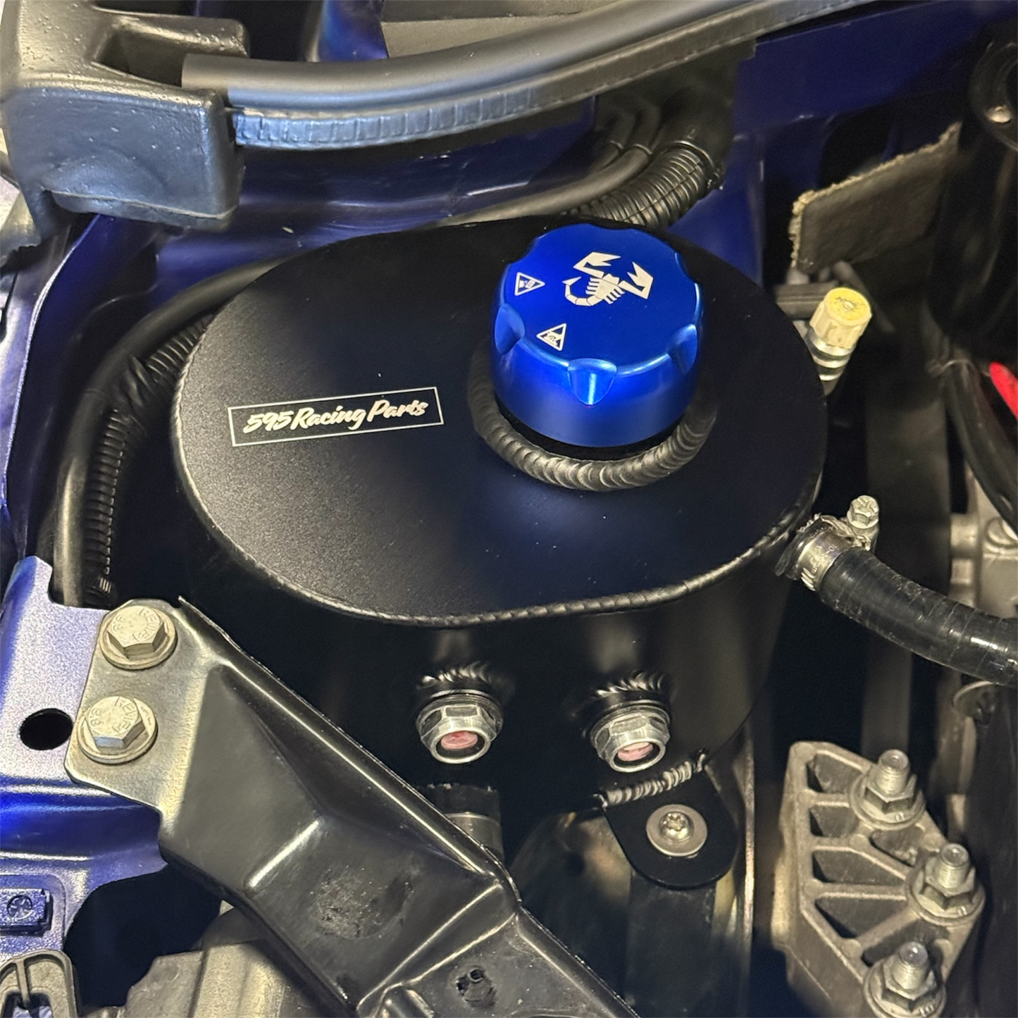 Tappo vaschetta liquido refrigerante in alluminio Fiat 500 Abarth - Punto - Mito - 595 - 695 - in diverse colorazioni